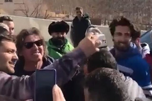 O cântico para Sá Pinto, mergulhado na multidão (vídeo)