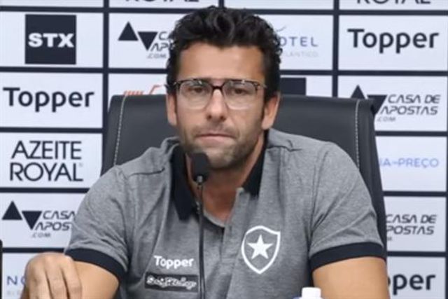 Alberto Valentim sucede a António Oliveira