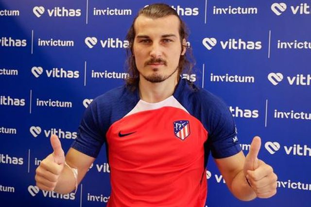 Oficial: Caglar Soyuncu assina até 2027
