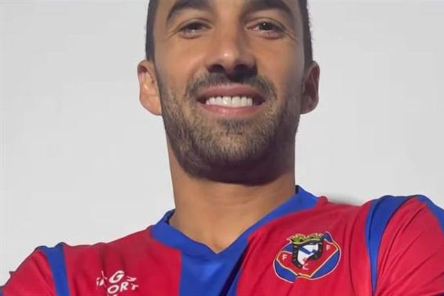 Oficial: Negociações tiveram mesmo final... Feliz