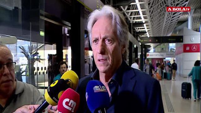 «Bernardo Silva a lateral? O Guardiola também o pôs lá...»