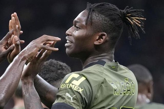 Chelsea acena com Pulisic para garantir Rafael Leão