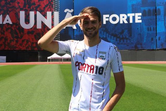 Oficial: Unionistas seguram autor do golo da subida