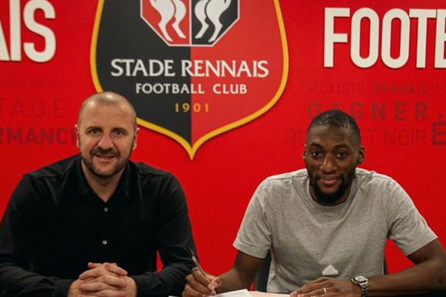 Oficial: Toko-Ekambi é emprestado após vídeo viral