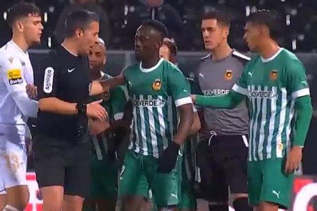 Vitorianos recorrem de castigo do CD da FPF