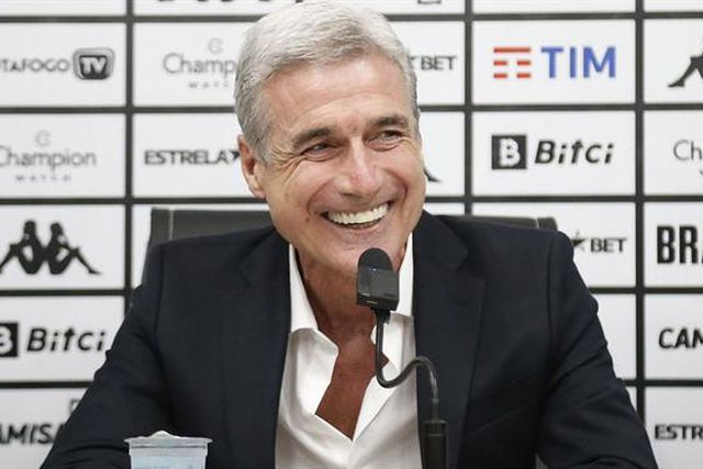 Luís Castro aponta Vitinha e Fábio como exemplo: «Só ali geraram €60 milhões»