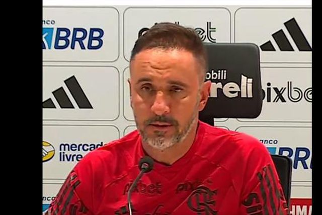 Adeptos chamam «burro» a Vítor Pereira, treinador pede paciência