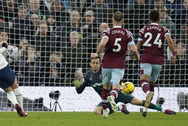 Tottenham vence dérbi (com Porro sem sair do banco) - veja os golos