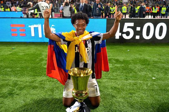 Cuadrado muda de clube mas não de país