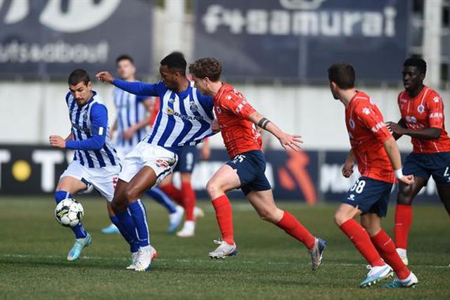 Reforço estreia-se a marcar mas dragões perdem com Oliveirense (ainda sem Miura) - veja os golos