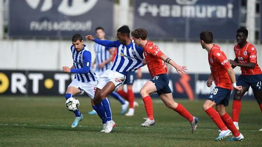 Reforço estreia-se a marcar mas dragões perdem com Oliveirense (ainda sem Miura) - veja os golos