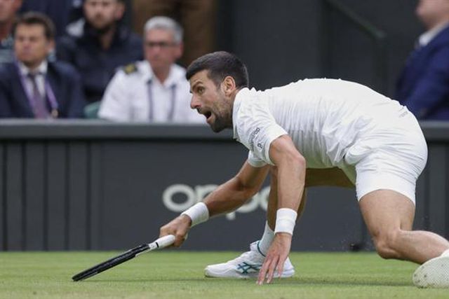 Djokovic passeia rumo à 9.ª final em Wimbledon