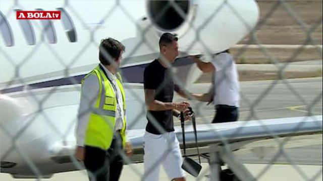 As imagens BOLA TV da chegada de Di María a Tires