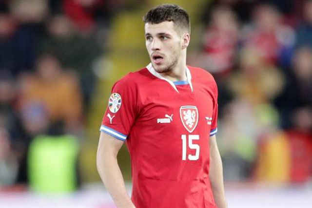 Jurásek poderá fazer esquecer Grimaldo? Recorde aqui o resultado da sondagem