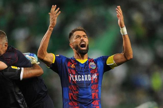 De penálti, Steven Vitória reduz frente ao FC Porto (vídeo)