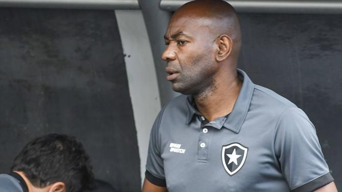 Botafogo está imparável e vence RB Bragantino de Caixinha antes de Lage assumir (resumo)