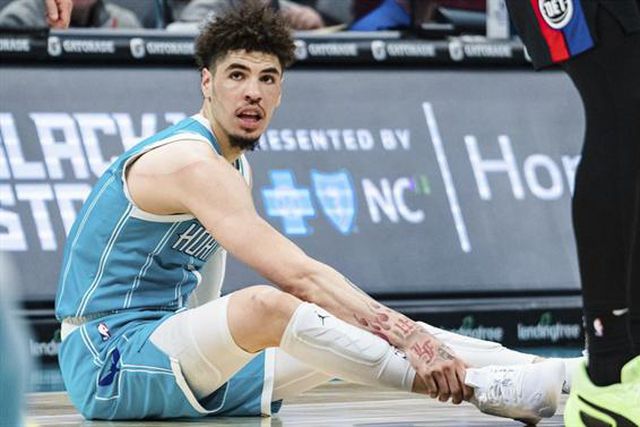 Knicks em alta às custas dos Celtics, Hornets perdem LaMelo