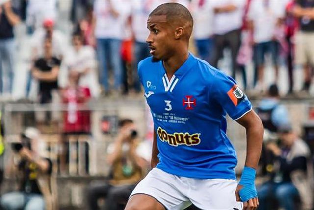 Oficial: Miguel Tavares renova por uma época