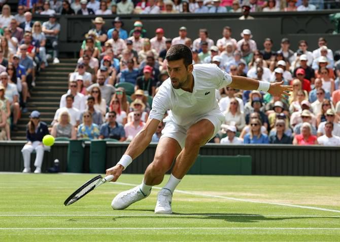 É «só» um alongamento: Djokovic lança desafio para os corajosos (vídeo)