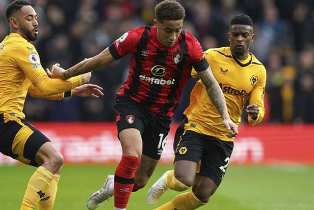 Meia dúzia de portugueses sem evitar desaire dos ‘wolves’ (veja o golo)