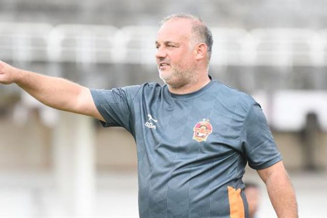 Paulo Jorge Silva estreia-se com vitória no dérbi de Kerala