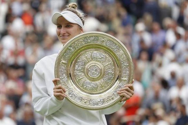 Vondrousova vence torneio de Wimbledon!