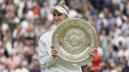 Vondrousova vence torneio de Wimbledon!