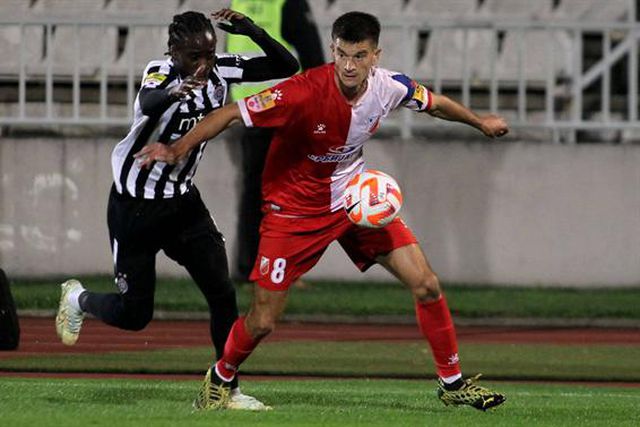 Mirko Topic assina até 2027