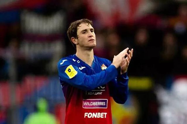 Mário Fernandes vai suspender contrato