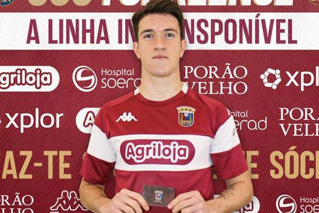 Jovan Lukic vai continuar no Oeste