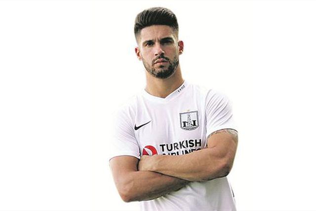 Hugo Basto de saída do Neftchi