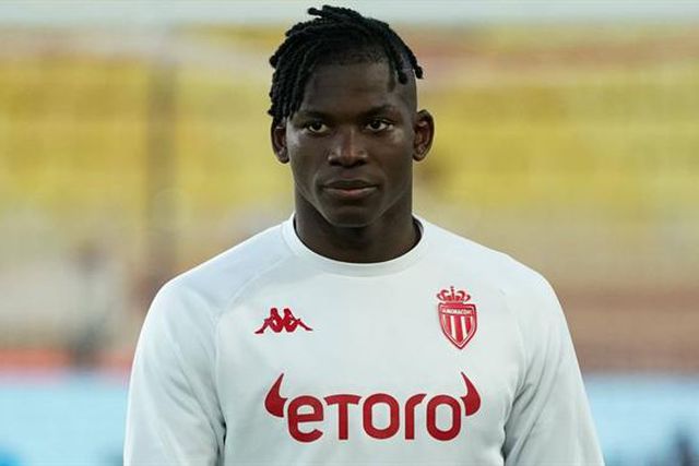 Ameaças e nariz partido valem condenação de Embolo em tribunal