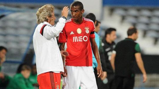 O «não» de Talisca ao Manchester United porque Vieira «ia 'morder' por fora» e não só...