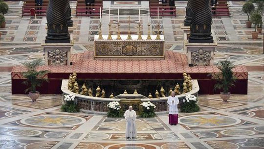 Papa Francisco faz missa virtual e pede anulação de dívida dos países pobres