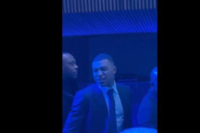 Brincadeira de Mbappé sobre futuro corre mundo (vídeo)