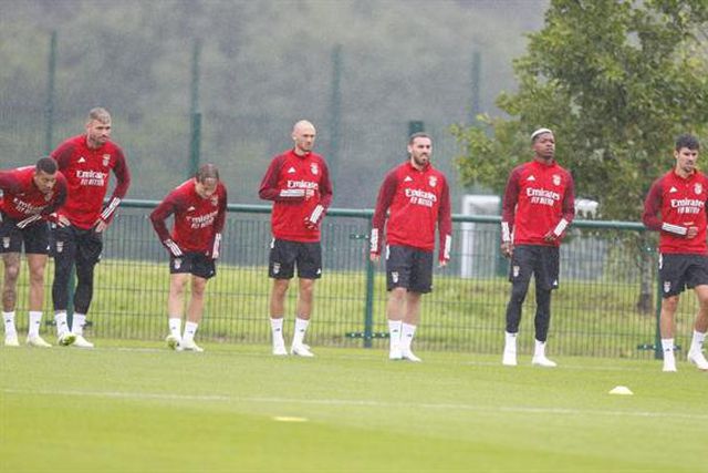 Treino debaixo de chuva e Henrique Araújo com nota no boletim clínico