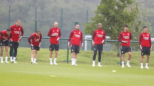 Treino debaixo de chuva e Henrique Araújo com nota no boletim clínico