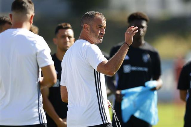 «Clube depende de fazer vendas e ter receita»