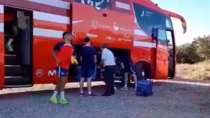 Todos os olhares em Félix no regresso aos treinos no Atlético (vídeo)