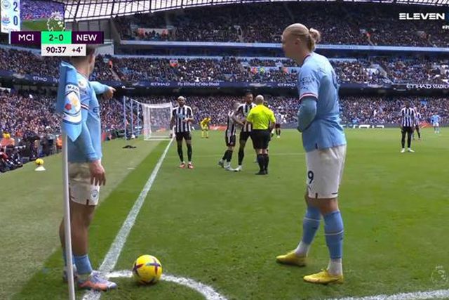 Grealish e Haaland testam a paciência ao Newcastle (vídeo)