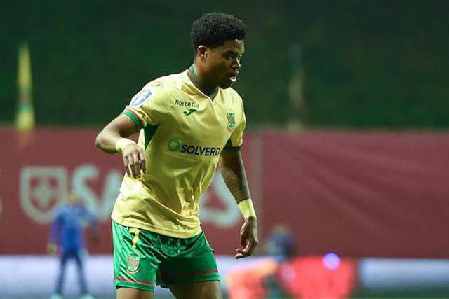 Nigel Thomas referenciado