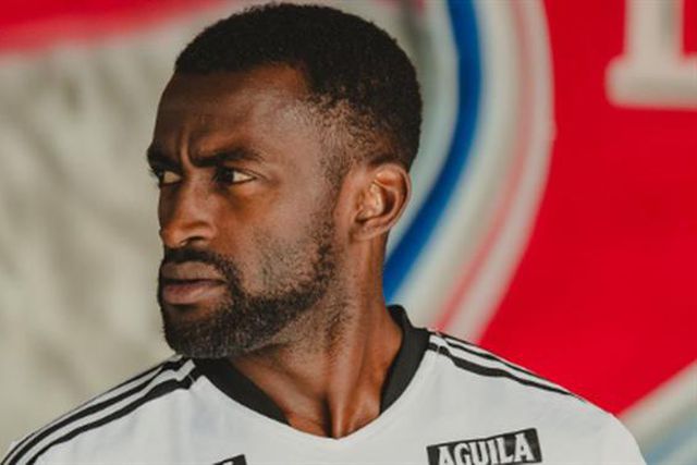 Aos 36 anos, Jackson Martínez tenta regresso aos relvados