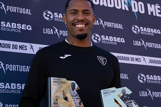 ‘Bicicleta’ ao Benfica B valeu-lhe três prémios: «Privilegiado» (vídeo)