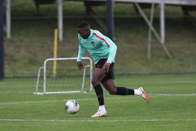 Sporting domina convocatória para particulares com Bélgica e Alemanha