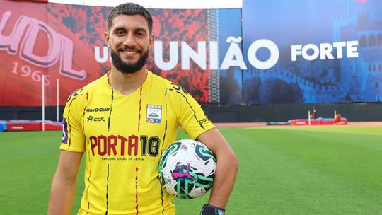 Oficial: Fábio Ferreira mantém redes seguras