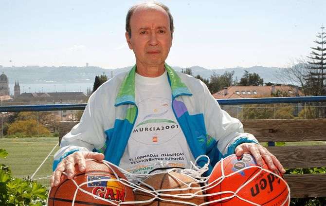 I Congresso Mundial de Treinadores de Basquetebol (artigo de Eduardo Monteiro, 54)