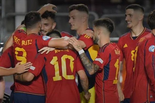 Abel Ruiz assiste na vitória de Espanha: segue-se França ou Ucrânia nas ‘meias’