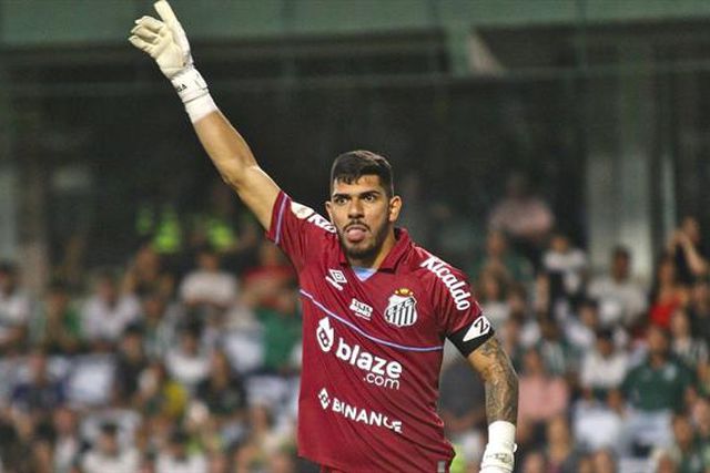 Avançam no Brasil: Bento está difícil e águia vira-se para o Santos