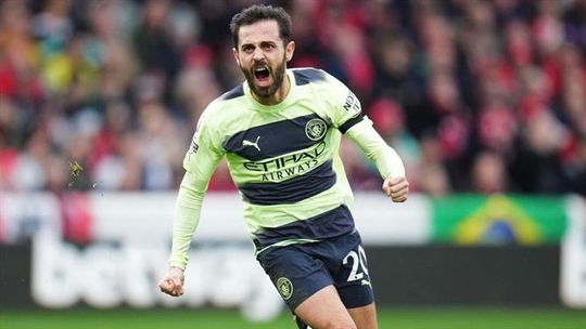 Man. City aberto a proposta por Bernardo Silva (mas com valor mínimo)