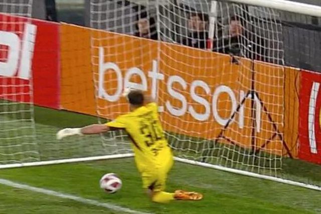 Acredite se quiser: árbitro não validou golo (vídeo)